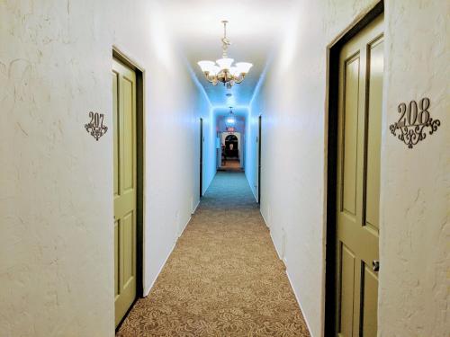 Third Street Apartments - image 8