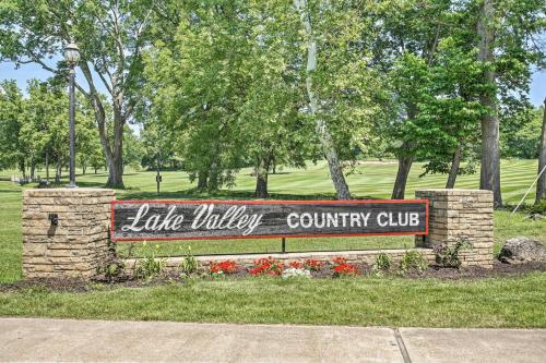 Waterfront Condo on Lake of the Ozarks with 2 Pools! - image 5