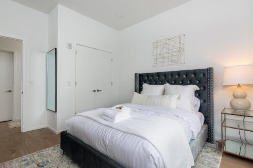 lllume - Posh Gulch View Penthouse - NASH.PAD condo - image 7