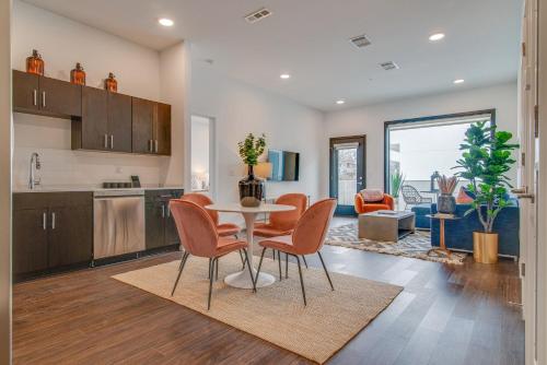 lllume - Urban Oasis - Styled by Genevieve Gorder condo - main image