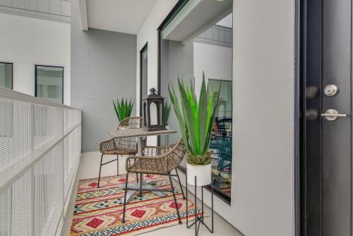 lllume - Urban Oasis - Styled by Genevieve Gorder condo - image 3
