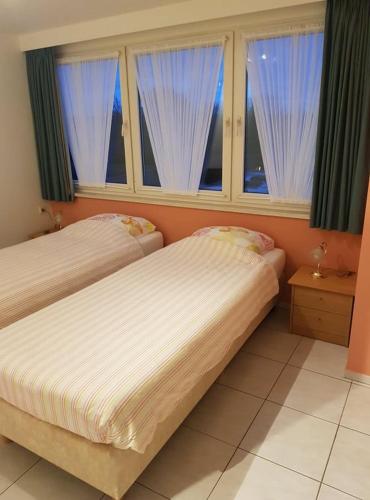 Hotel-Cafe Knoors-Meeks Stein Urmond in Urmond