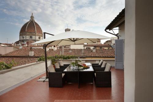 Penthouse with big terrace Duomo view, Florence