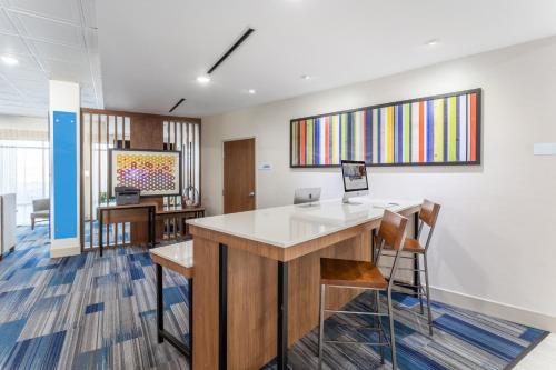 Holiday Inn Express Kearney By IHG - 편의 시설/서비스
