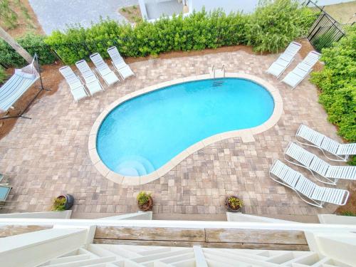 Luxury Home! Private Pool- Free 6 Seat Golf Cart! 3 Minutes to Beach - main image