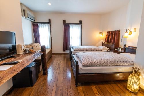 Deluxe Twin Room with Private Bathroom