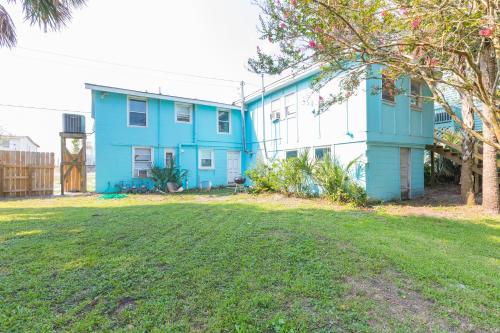 Ahh Folly Ocean View Downstairs Apartments Duplex - image 2