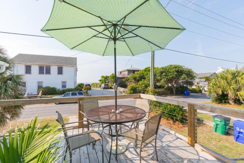 Ahh Folly Ocean View Upstairs Apartments Duplex - main image