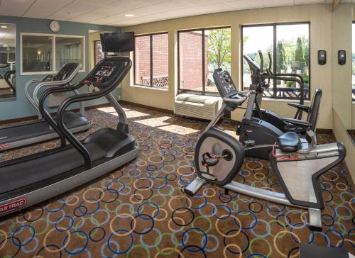 Fitness centar, Holiday Inn Express Hotel & Suites Manchester - Airport in Manchester (NH)