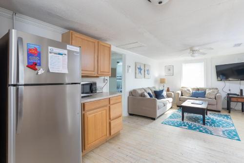 Ahh Folly Beach Vacation Rental - the edge of America! home - image 5