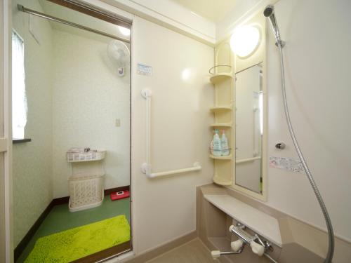 room detail thumbnail 2