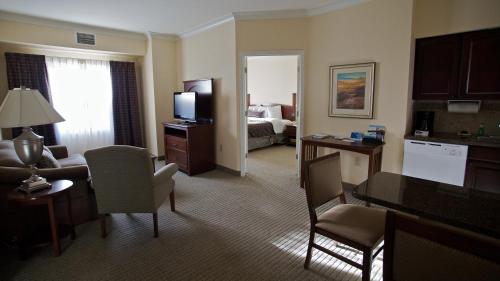 Staybridge Suites San Antonio Sea World By IHG - image 2