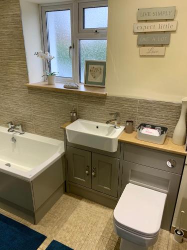 Deri-Down Guest House