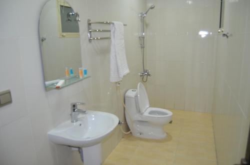 Bathroom, Aros Al Faisaliah Furnished Units in Al Faisaliyah