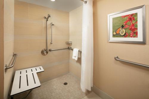 Double Room - Mobility Access with Roll-in Shower