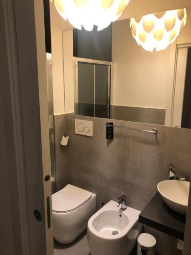Room 76 - image 7