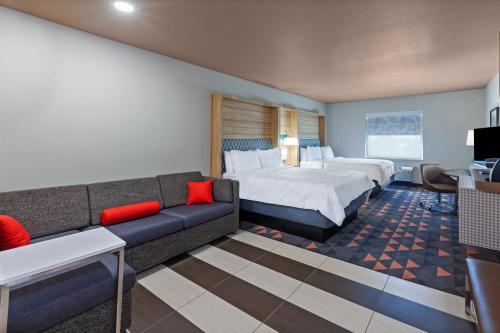 Holiday Inn - Amarillo East an IHG Hotel - image 2