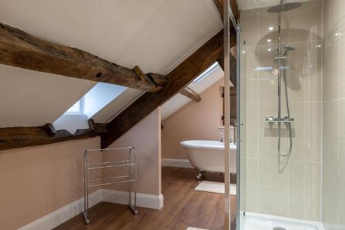 Forrest's Yard - Apartment 2 - image 7