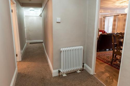 Forrest's Yard - Apartment 2 - main image