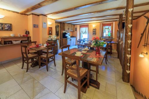 Restaurant, Relais du Paradis Chambres d'Hotes in Introd