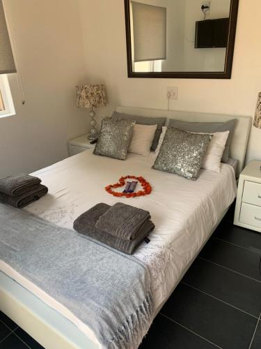 Lemon Tree Guest Cottage in Featherbrooke Estate, Krugersdorp