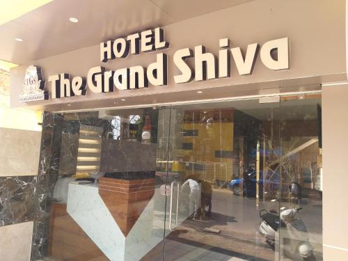 Hotel the grand shiva in โปชินา - คุชรัต