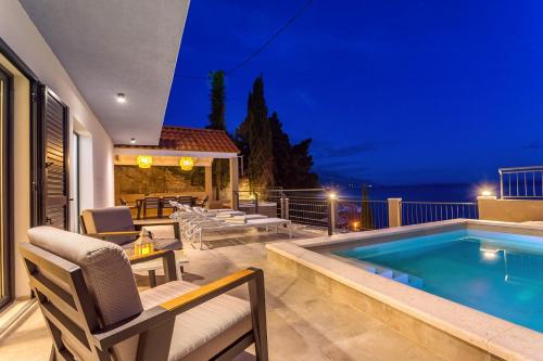 New! Villa Perla Blu with 4 bedrooms heated pool jacuzzi 50m from beach - image 3