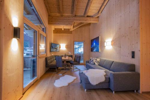 Apartment with Mountain View