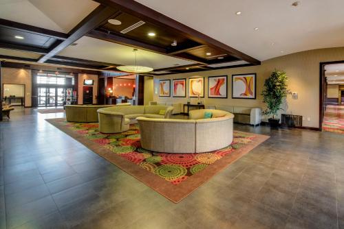 Holiday Inn Arlington Northeast, an IHG Hotel