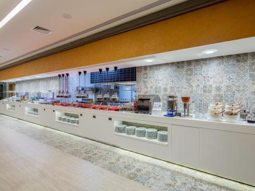 Holiday Inn Antalya - Lara - image 3
