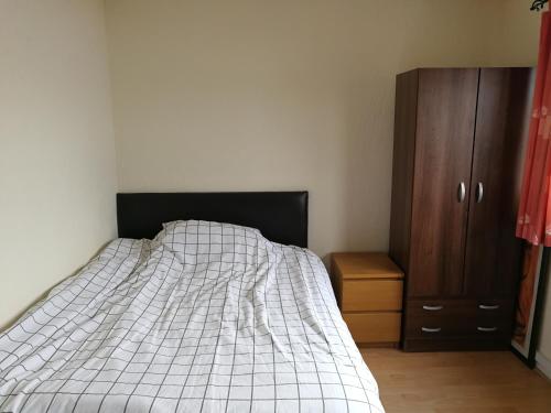 A Double Bedroom Near Glasgow City Centre Not in Great Condition Suitable for Short Stay chambre d'hôte Braid Square