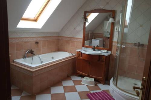 Bathroom, Four Seasons Villa in Kaposvar