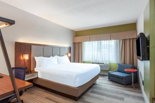 Holiday Inn Express Hauppauge-Long Island, an IHG Hotel