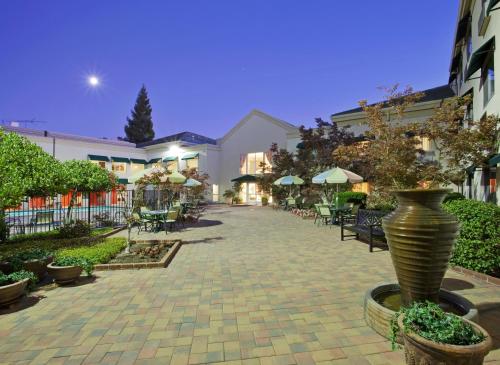 Holiday Inn Auburn an IHG Hotel - image 6