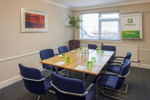 Holiday Inn Birmingham M6 J7 an IHG Hotel - image 2