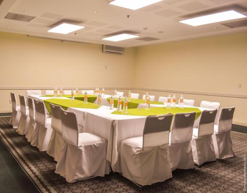 244283144 Holiday Inn Leon by IHG