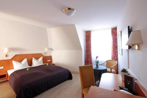 1 queen bed