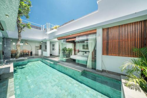 Villa Tykhe - Modern Balinese 4BR Pool Villa in Central Seminyak