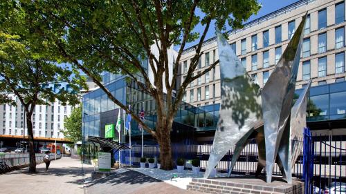 Holiday Inn Bristol City Centre an IHG Hotel - image 11