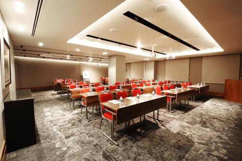 244311837 Holiday Inn Bursa - City Centre by IHG