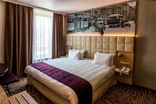 244314383 Holiday Inn Budapest-Budaörs by IHG