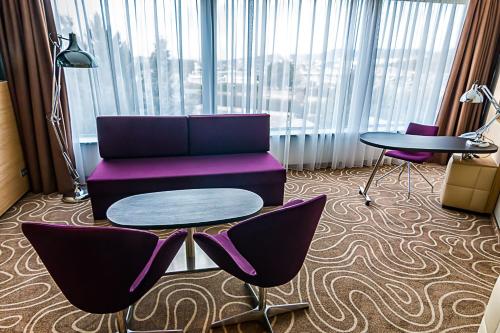 244314389 Holiday Inn Budapest-Budaörs by IHG