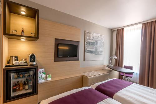 244314417 Holiday Inn Budapest-Budaörs by IHG