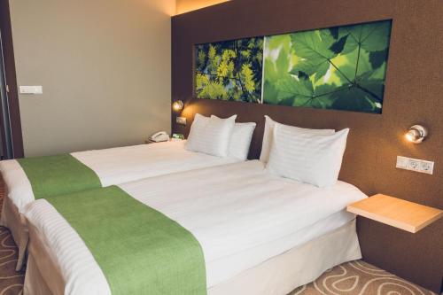 244314519 Holiday Inn Budapest-Budaörs by IHG