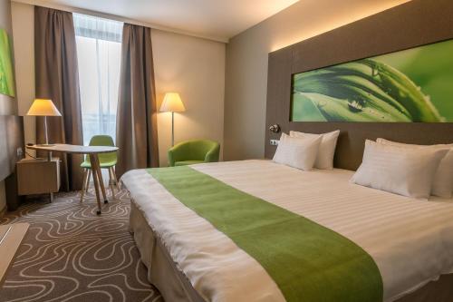 244314535 Holiday Inn Budapest-Budaörs by IHG
