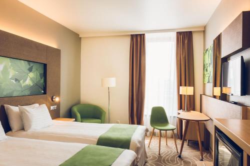 244314554 Holiday Inn Budapest-Budaörs by IHG