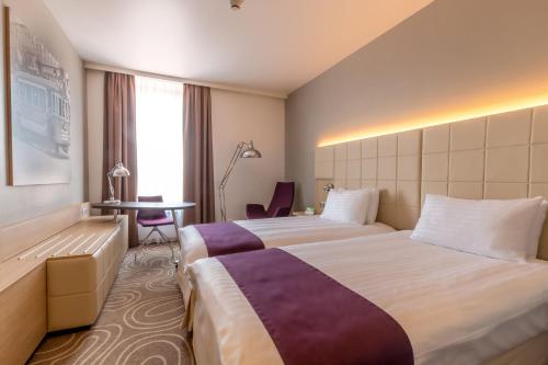 244314587 Holiday Inn Budapest-Budaörs by IHG
