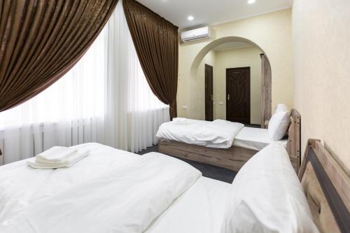 Light Hotel – Toshkent, NY