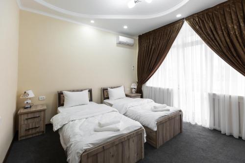 Light Hotel – Toshkent, NY