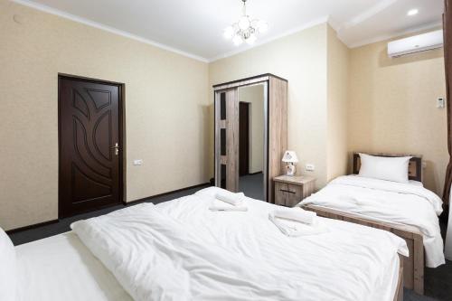 Light Hotel – Toshkent, NY